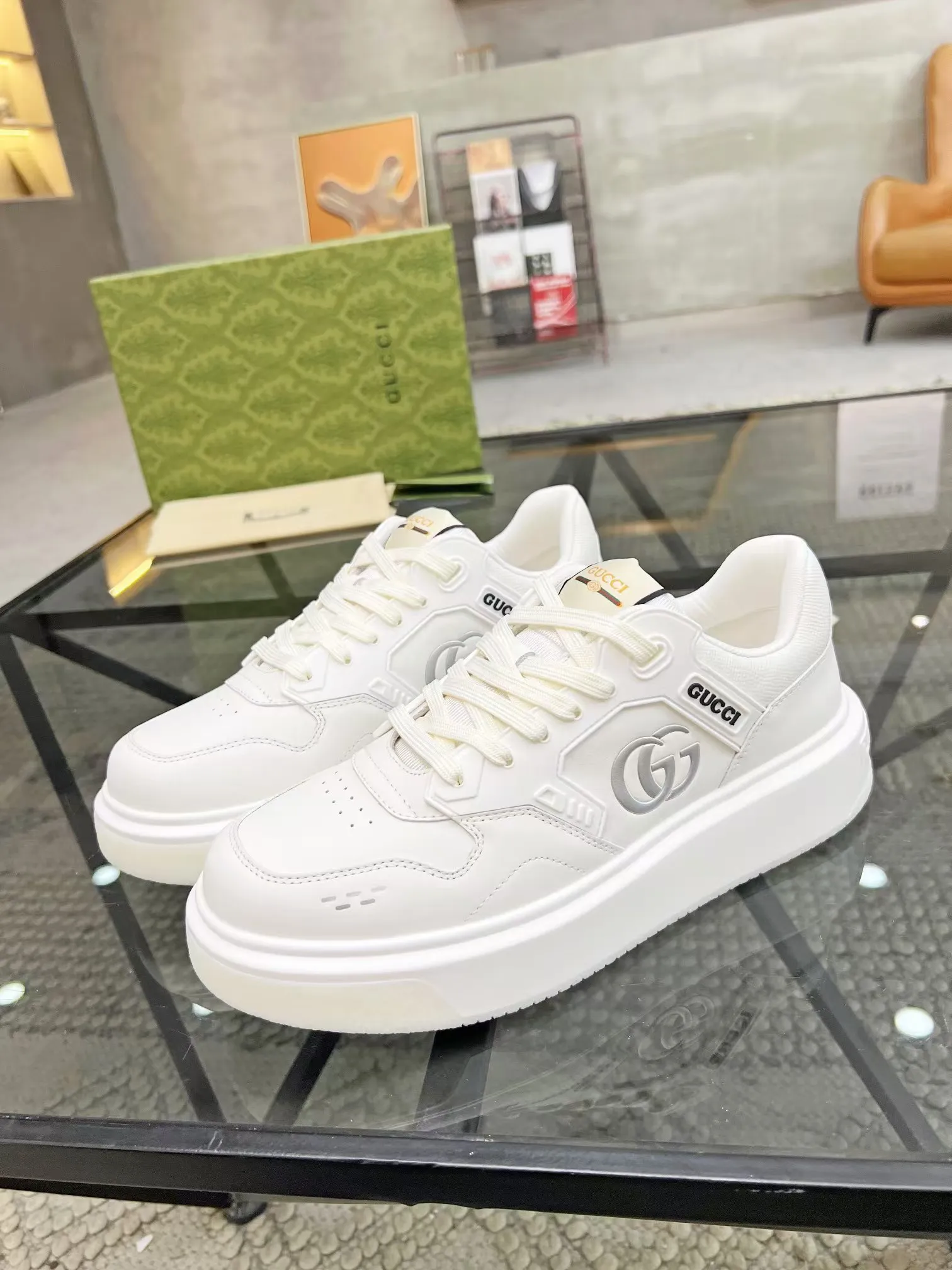 Men's Men's Shoes Men's Men's 💰460 new men's shoes GUCCI [Lightning] latest shoes shipped. Original quality, fashionable, made of special materials, sheepskin lining, brand new packaging. The foot feels super comfortable and the workmanship is impeccable. Size: 38-45